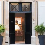 Chez Laurence Du Tilly